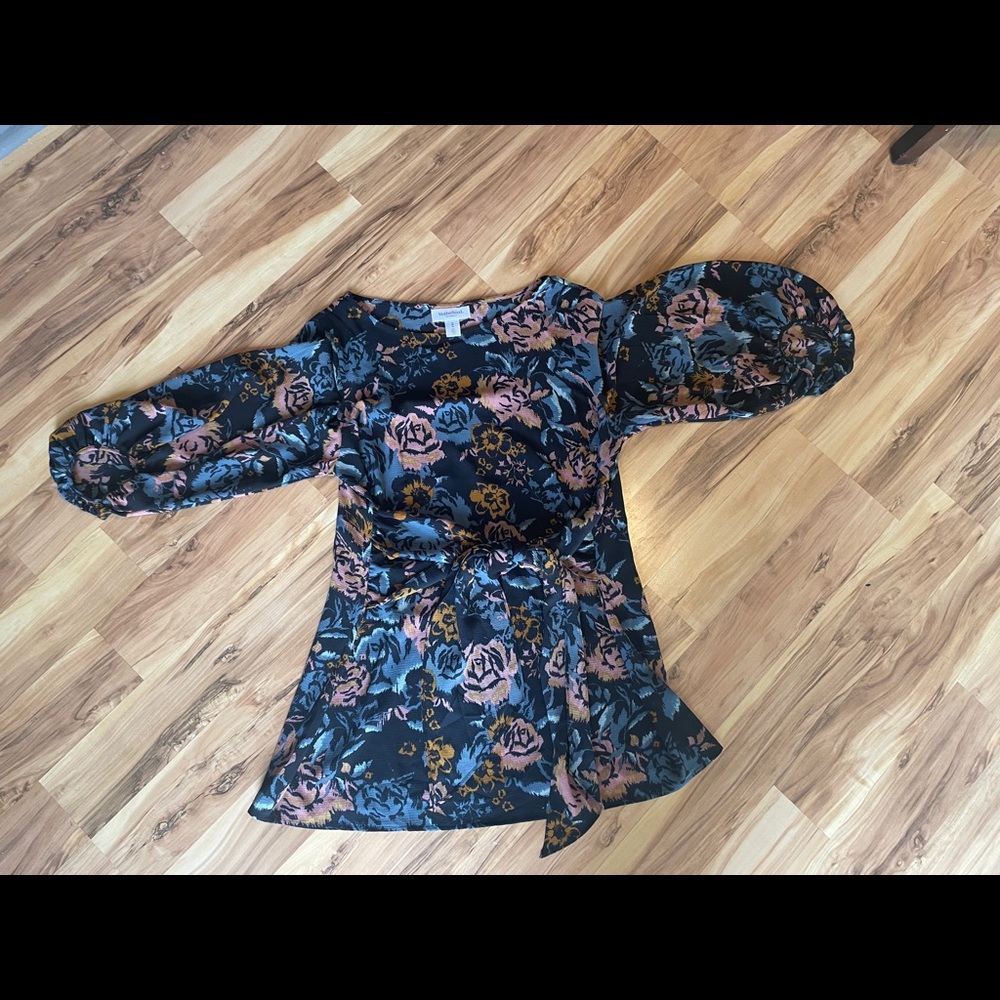 Motherhood Maternity blouse- Worn Once- size M